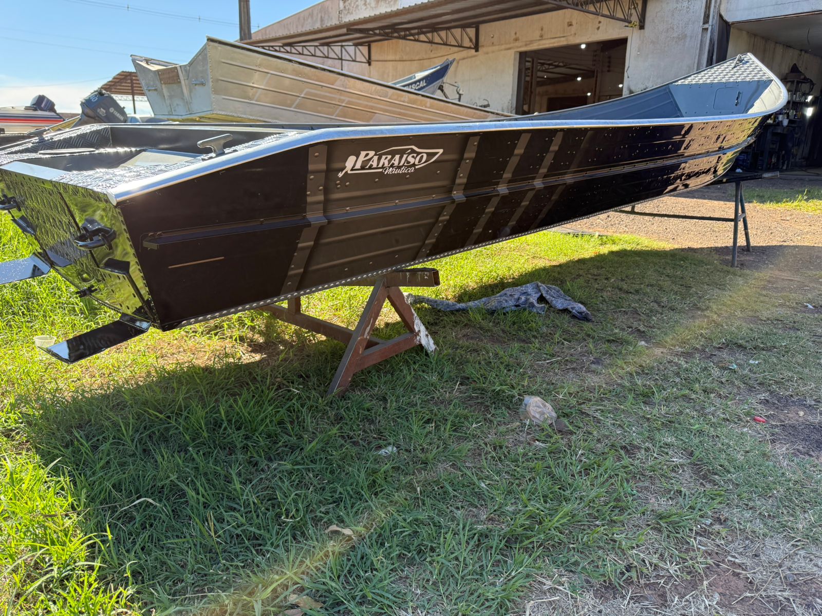 Barco de alumínio modelo 2